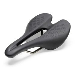 Form Cycling Throne GT Saddle - Diagonal facing down and left - scaled for web